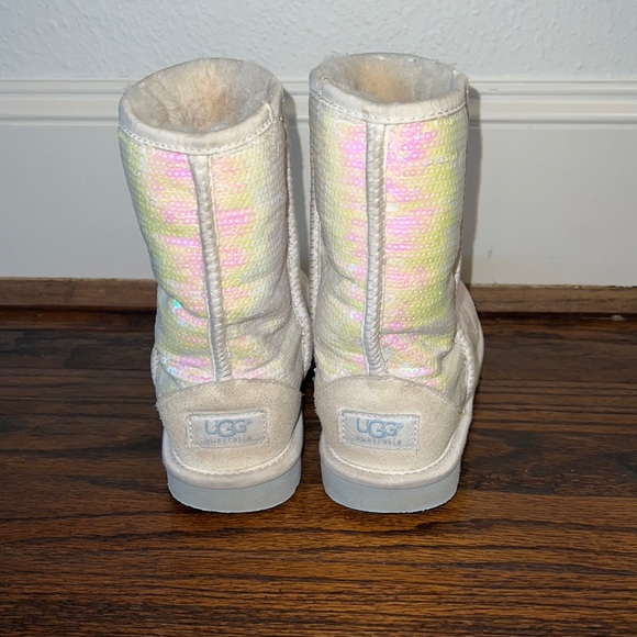 UGG I Do! Sparkles Short Bridal Shearling Boot, White Size 5 - Picture 4 of 7